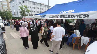 Canik Belediyesi sınav günü öğrencileri yalnız bırakmadı