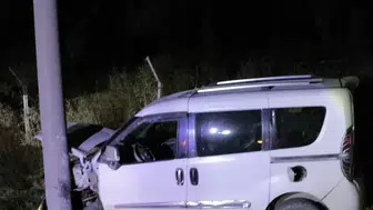 Keşan'da gece yarısı direksiyon hakimiyetini kaybeden sürücü hastanelik oldu