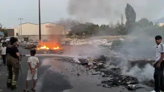 Bursa Küçükbalıklı’da çöp yangını mahalleliyi sokağa döktü