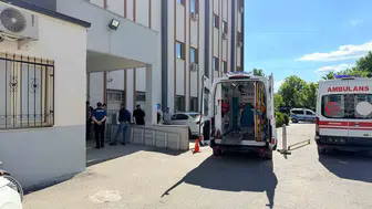 Kahta yolunda motosiklet virajı alamadı