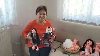 Şükran Teyze bez bebeklerle tarihe ışık tutuyor