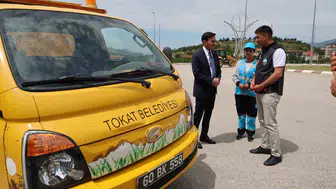 Tokat çöp taksilerinde artık kadın şoförler direksiyon sallıyor