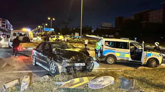 Kastamonu'da kavşak kazası 4 kişi hastaneye kaldırıldı