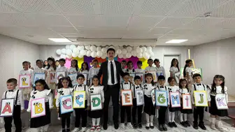 Digorlu minik öğrencilerin ilk okuma heyecanı