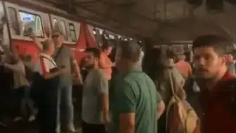 Kadıköy metrosunda raydan çıkma paniği