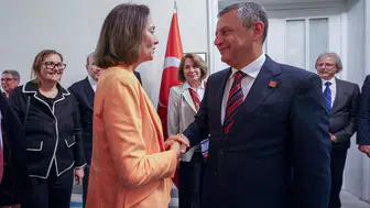 Özgür Özel Alman heyetiyle CHP içindeki kriz sürecini konuştu