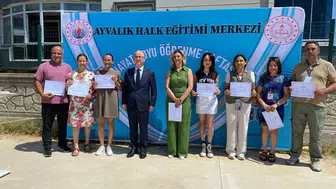 Ayvalık’ta kursiyerlerin el emeği ürünleri görücüye çıktı