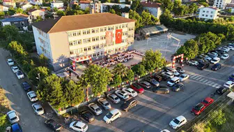 Atakum’da 12 özel öğrenci kep fırlatarak mezun oldu