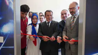 Yenibosna'da öğrencilere laboratuvar desteği