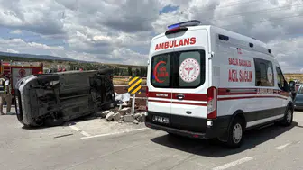 Çorum'da kavşak kazası 5 kişi yaralandı