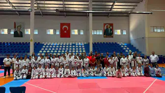 Kayseri minik taekwondocular Sivas biletini kaptı