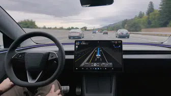 Tesla Avrupa yollarında direksiyonu yapay zekaya devrediyor