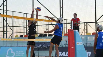 Ayvalık plaj voleybolu heyecanıyla ısındı