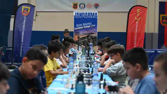 Gaziantep jandarmasından çocuklara özel satranç günü