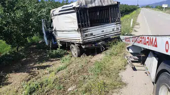 Yalvaç yolunda kamyonet yoldan çıktı bir kişi yaralandı