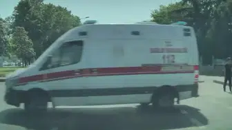 Kağıthane'de ambulans ile motosiklet çarpıştı 4 yaralı