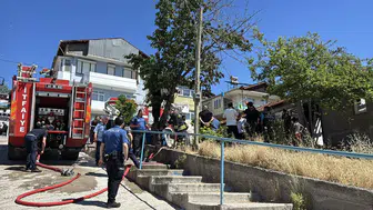 İzmit'te korku dolu anlar evi ateşe verip kaçtı