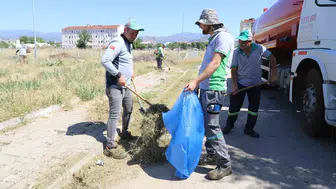 Nazilli parklarında bahar temizliği mesaisi başladı