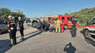 Bartın yolunda motosiklet ve otomobil çarpıştı 4 yaralı
