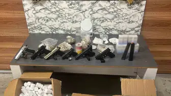 Zeytinburnu adresli dev uyuşturucu operasyonunda cephanelik çıktı
