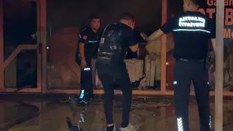 Antalya’da bilgisayar tamir dükkanı küle döndü