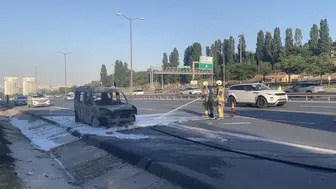 Esenyurt TEM trafiğini felç eden araç yangını