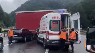 Bolu Dağı geçişinde tırdan kopan dorse trafiği birbirine kattı