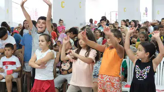 Buharkentli çocuklar karnelerini festival coşkusuyla kutladı