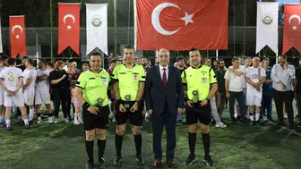 Denizli OSB sahalarında şampiyonlar kupalarına kavuştu