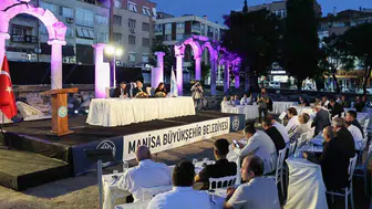 Manisa Büyükşehir Meclisi tarihi antik kentte toplandı