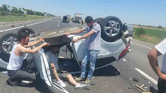 Muratlı yolunda iki otomobil çarpıştı