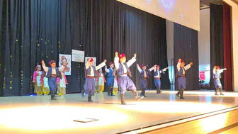 Miniklerin sahne heyecanı velileri büyüledi
