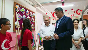 Aliağalı velilerden 2 bin 400 parçalık dev Türk bayrağı