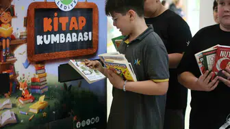 Kepezli öğrenciler kitaplarını kumbaralarda paylaşıyor