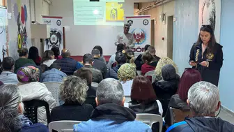 Uşak polisi okul çevrelerinde güvenliği sıkı tutuyor