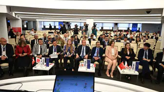 Gençler artık belediyelerin karar masasında oturacak