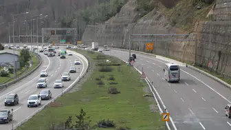 Bolu Dağı Tüneli bayramda milyonluk trafiğe sahne oldu