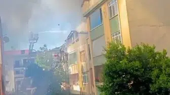 Tuzla'da alevler iki binayı birbirine kattı
