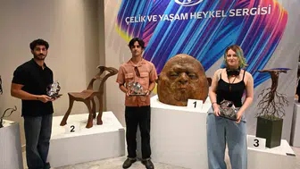 Eskişehirli heykeltıraşlar kürsüden inmedi