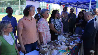 Aydınlı kadınlar el emeği ürünlerini satışa sundu