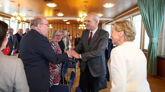 Kurtulmuş Finlandiya'daki Türklerle buluştu