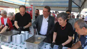 Efeler’de Muharrem ayı bereketi binlerce kişiye ulaştı