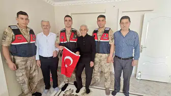 Sason’da jandarma şehit babalarının kapısını çaldı