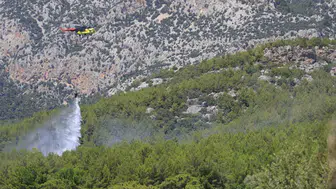 Antalya Konyaaltı ormanlarında korkutan yangın büyümeden söndürüldü