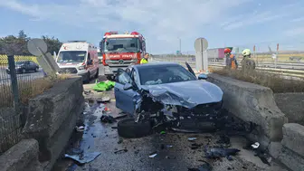 Silivri TEM Otoyolu'nda gişe kazası 2 kişi yaralandı