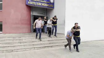 Adana polisi aranan suçluların adreslerini bastı