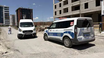 Kayseri'de inşaat işçisi havalandırma boşluğuna düştü