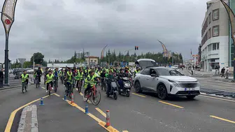 Niğde’de sağlıklı yaşam için yüzlerce kişi yollara döküldü