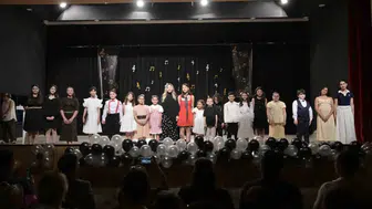 Esenyurtlu miniklerin piyano performansı ailelerini gururlandırdı