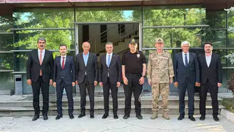 Erzurum protokolü Aşkale Çimento tesislerini inceledi